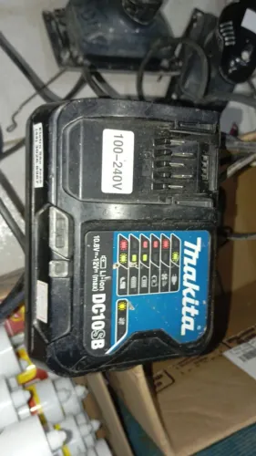 Parafusadeira e bateria MAKITA