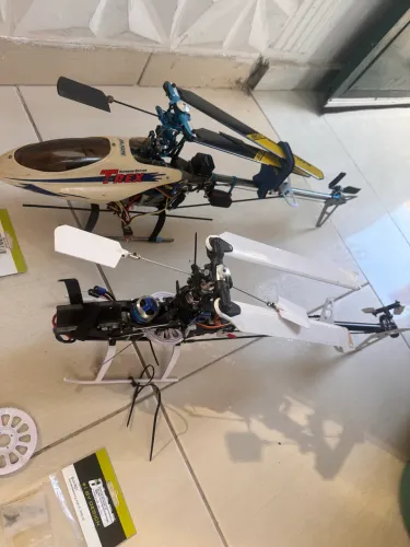 Helicóptero rc t rex 450 e BLADE450 funcionando