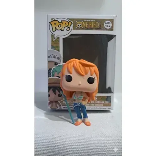 Boneco Figure Nami - One Piece com caixa expositora