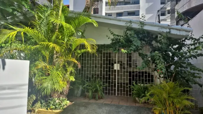 Aluga-se Sala Comercial - Clinica na Ponta Verde