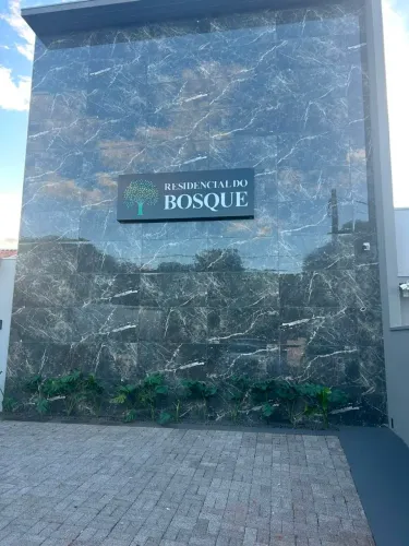 Alugo apartamento 1 quadra da Unigran.