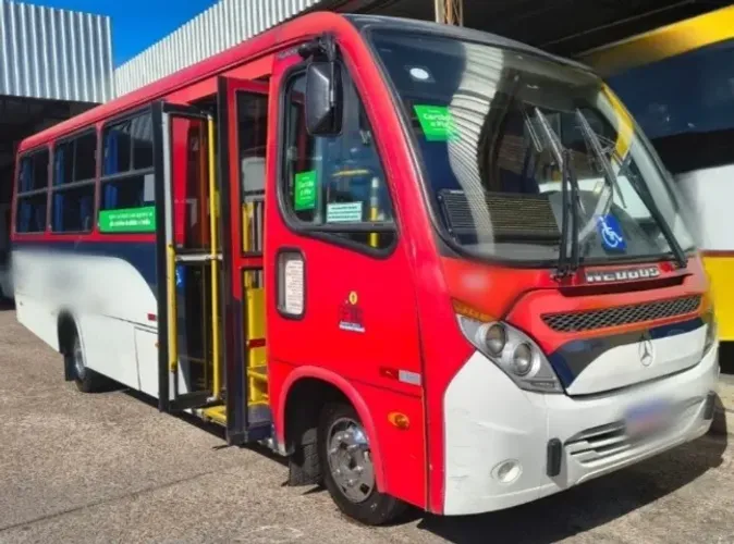 Micro Ônibus MBenz 916 ,ano 2016<Neobus 27 recl. ar teto TR 5199706.9988 c/Airton