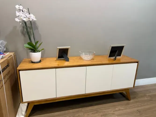 Buffet Sequoia Laminado Natural 04 Portas e Pés em Madeira Maciça