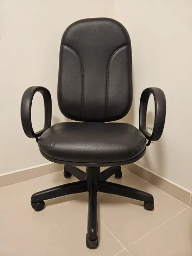 Cadeira de escritório em couro