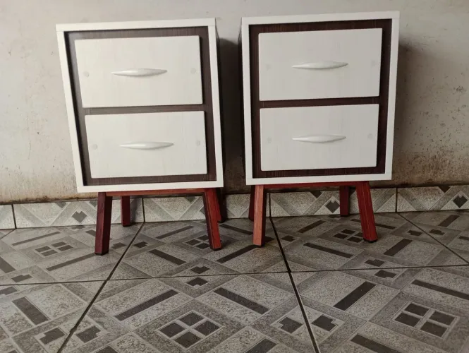 Vendendo lindos criados& mesinha de cabeceira zero bala nunca usados 