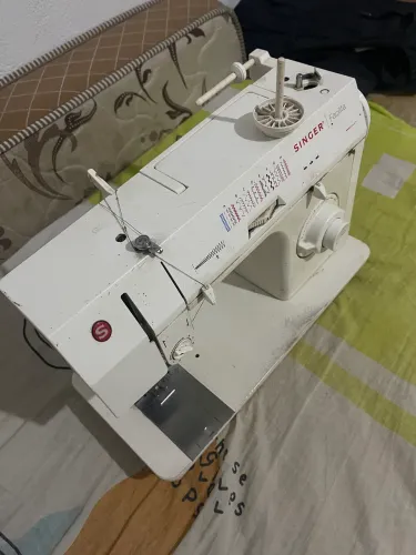 Máquina de costura 