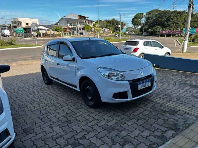 Renault Sandero Expression Hi-flex 1.6 8V 5P 2012