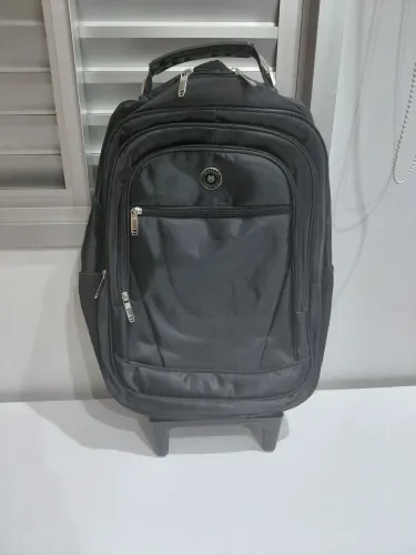 Mochila de rodinhas NOVA