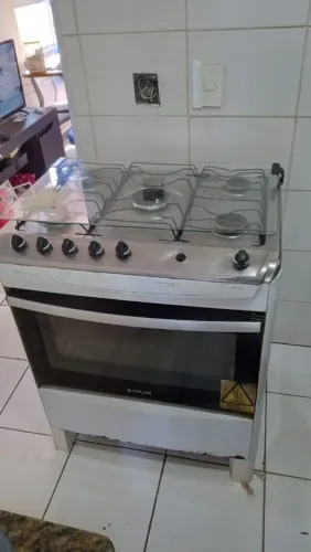 Vendo fogão 5 bocas usado em bom estado e bem conservado