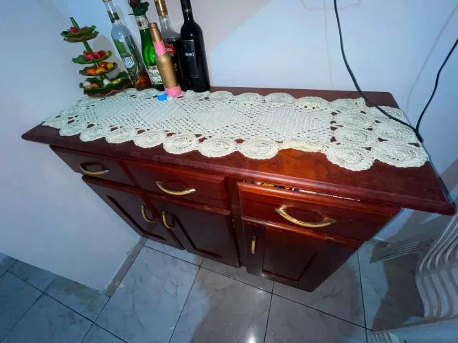 Estante de madeira