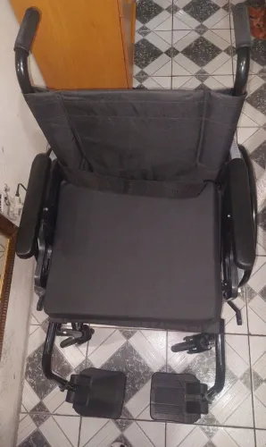 CADEIRA RODAS NOVA/REFORÇADA PARA SEMI OBESO ATÉ 130KG/TAM.40 A 44/MARCA"ETHNOS LIFE BASIC