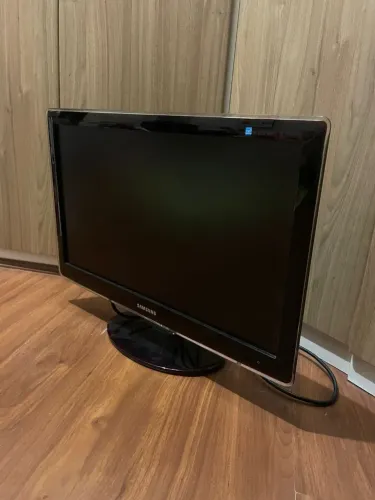 Tv LCD 24 polegadas