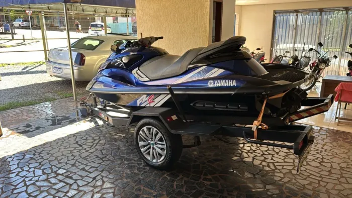 Jet Ski com CARRETINHA !!!