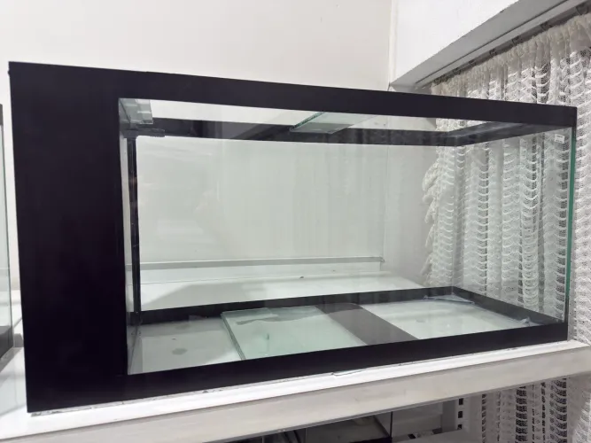 Aquário novo com sump de filtragem lateral 80x30x40cm tampas e travas 