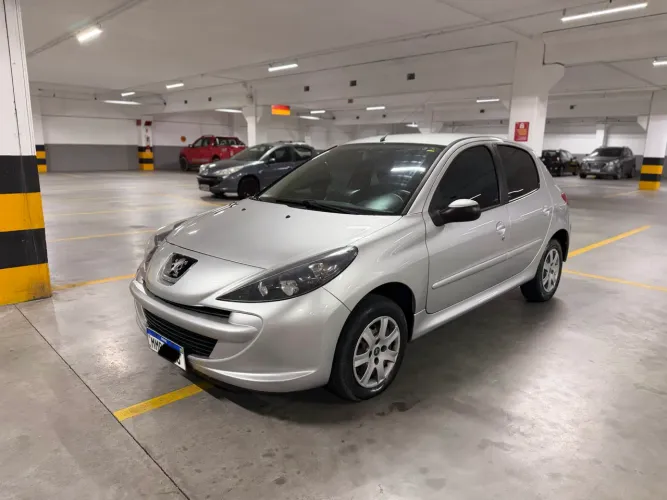 Peugeot 207 Active 1.4 Flex 8V 5P 2015