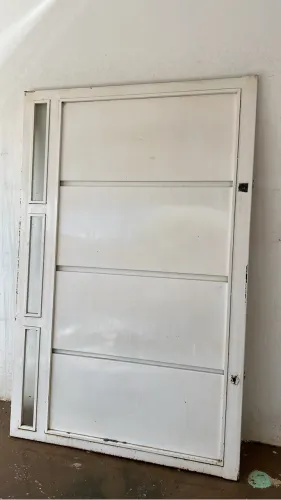 Vende-se porta 1,40x2,10