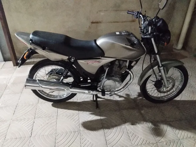 Titan 150 KS único dono