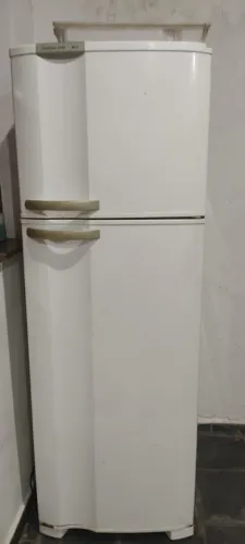 Vendo geladeira perfeito estado aceito negociação