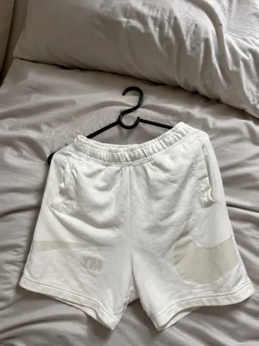 short nike tm raro