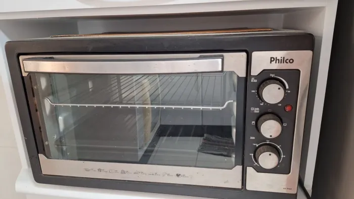 Forno elétrico Philco 42 L sem uso