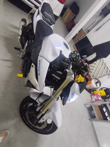 GSR 750 2014 branca escape sport