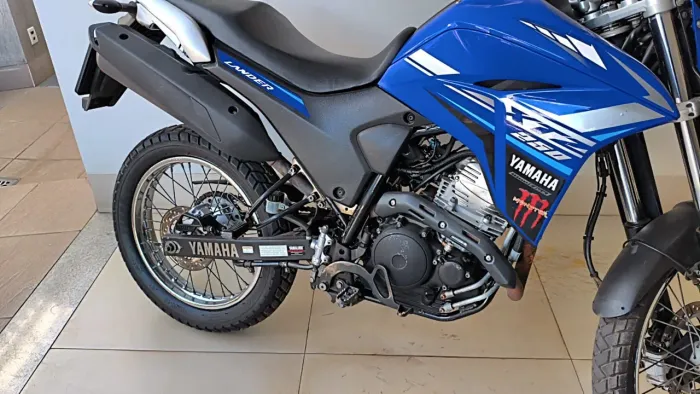 Vendo ,moto particular !