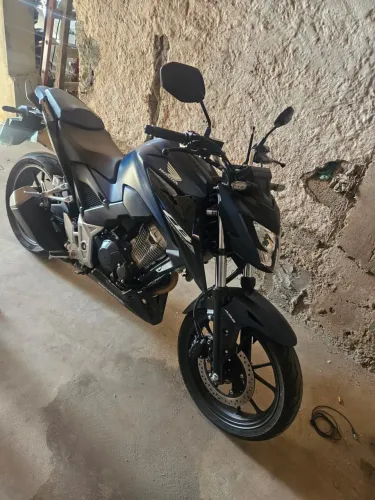 HONDA CB 300F 2025 | ÚNICO DONO | 7.500 KM