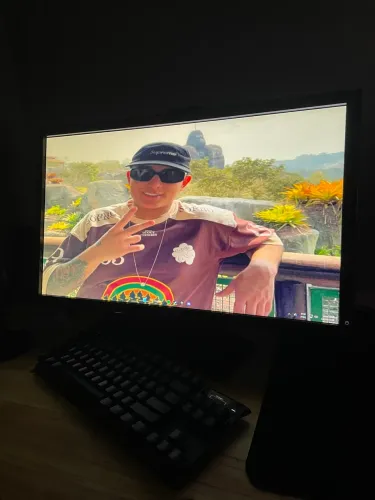 Monitor benQ 144hz ótimo estado para sair hoje!!!! Todos os cabos sem caixa