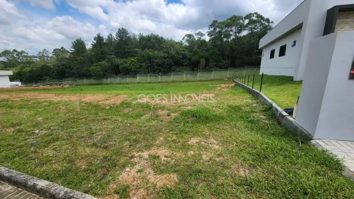 Terreno em Condomínio Fechado, na cidade de Criciúma/SC.