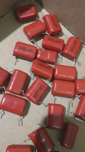 Capacitor de Poliéster Metalizado 22nF 1600V (223J) - Novo