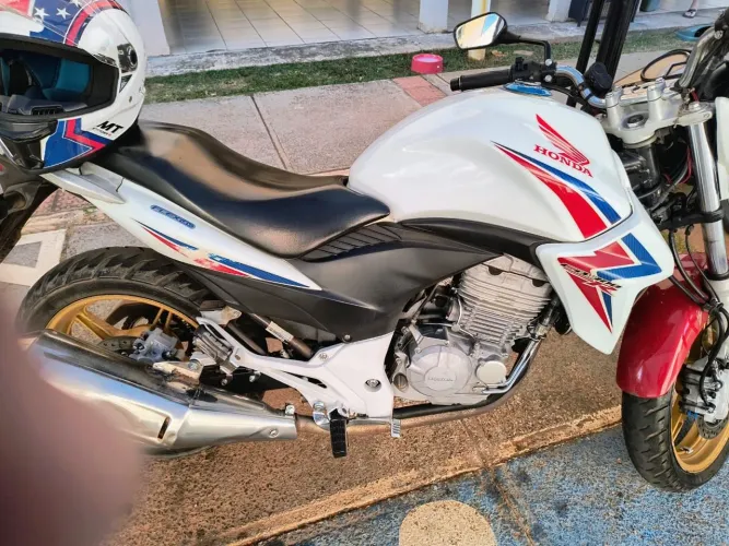 Cb 300