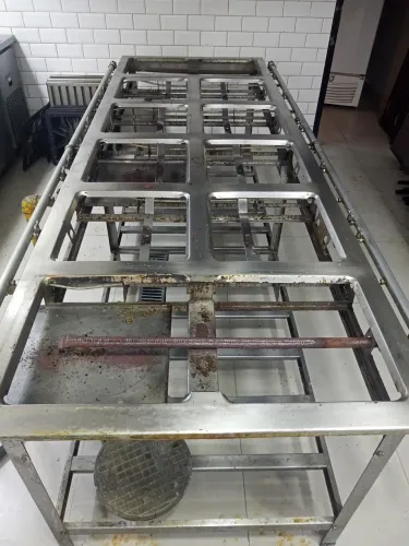 Fogão industrial , 8 bocas de 40cm, 1 chapa e 1 banho maria, todo em inox