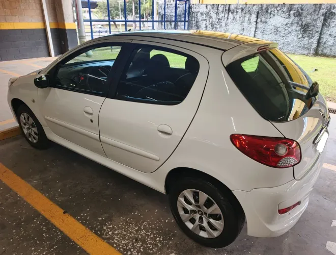 Peugeot 207 XR Sport 1.4 Flex 8V 5P 2012