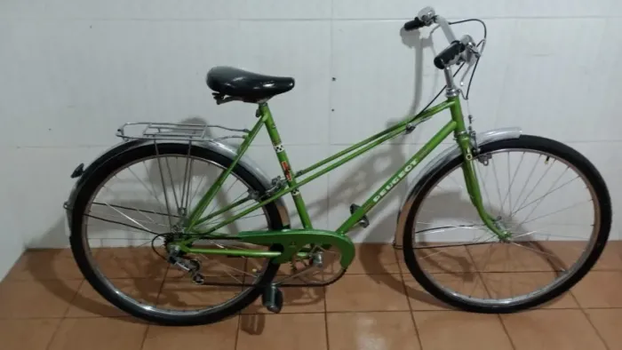 MARAVILHOSA PEUGEOT TURISMO 3 FEMININA