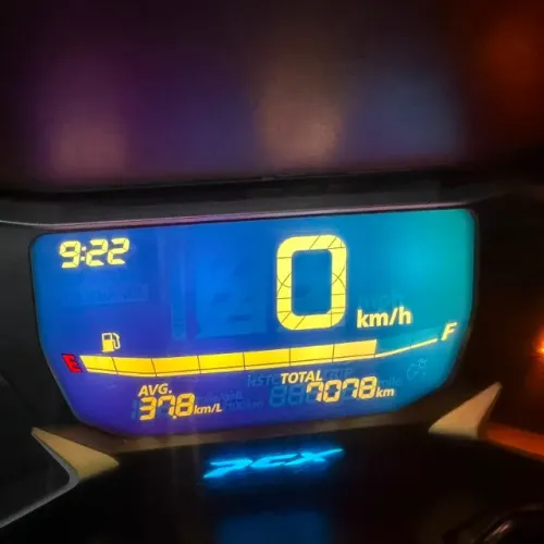 Vendo PCX DLX super nova com revisões feitas em concessionária