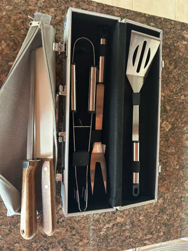Caixa utensílios para churrasco