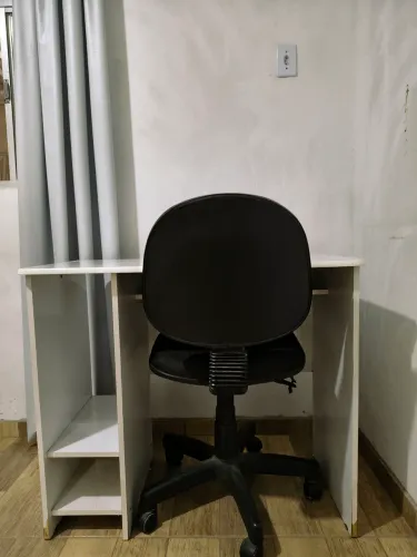 Escrivaninha + Cadeira