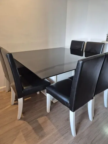 Mesa de jantar 1x40 por 1x40 6 cadeiras