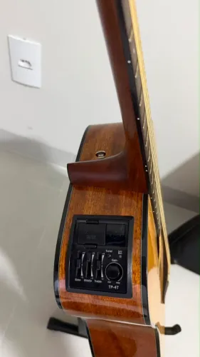 Violão Takamine 