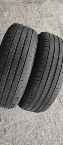 2 pneus aro 15 185/60/15. MICHELIN