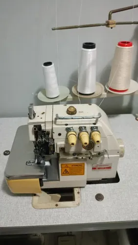 Máquina overlok industrial