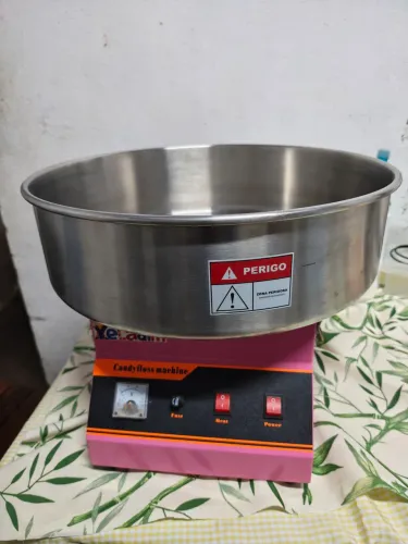 Máquina de algodão doce artístico.