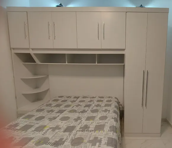 Conjunto/quarto modulado em MDF branco casal composto por 4 módulos