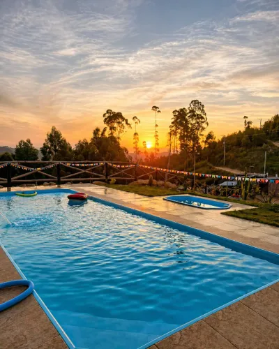 ALUGA-SE SITIO TEMPORADA SALESPOLIS - SP, 3 QUARTOS, AREA DE PISCINA/CHURRASQUEIRA, PLAYGR