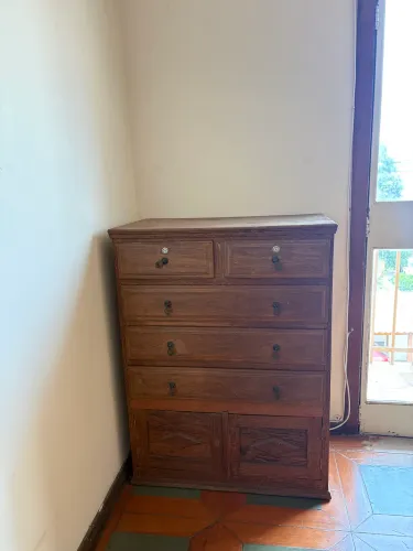 Comoda de madeira