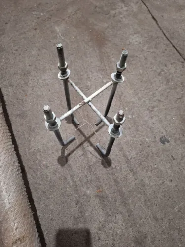 Poste Paralelo Curvo - Base Flange 5Mts