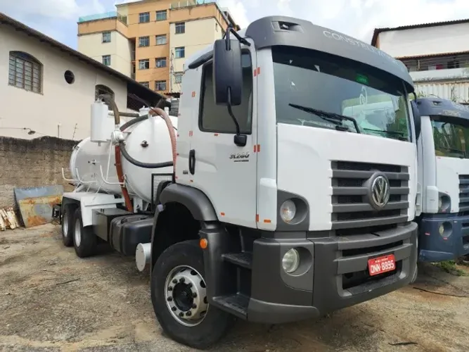 Caminhão Volkswagem 31.280 - 6x4 traçado - No chassis