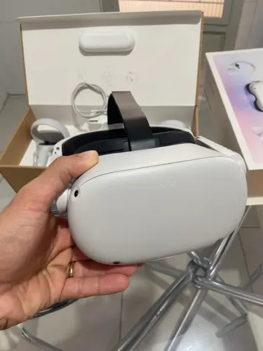 Oculus Quest 2 - 128GB + Head Strap Extra + Cabo Link - Usado Poucas Vezes !