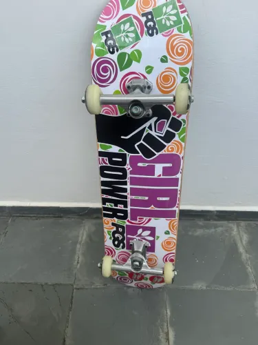 Skate Feminino Iniciante Completo Progress PGS GP Flores. 