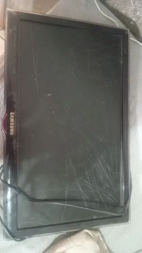 Monitor que vira TV queimado para tirar peças